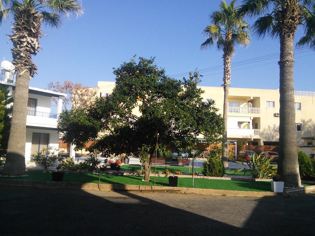 Zoe's Court Aparthotel Klorakas Buitenkant foto