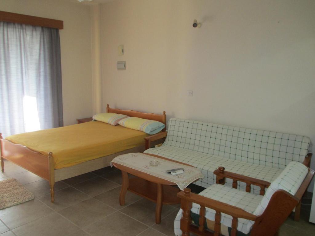 Zoe's Court Aparthotel Klorakas Kamer foto