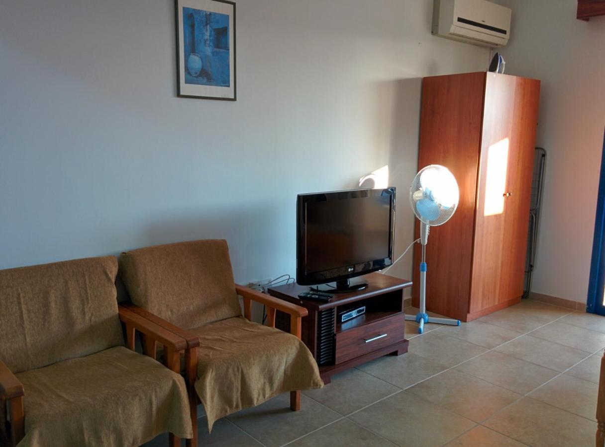Zoe's Court Aparthotel Klorakas Kamer foto